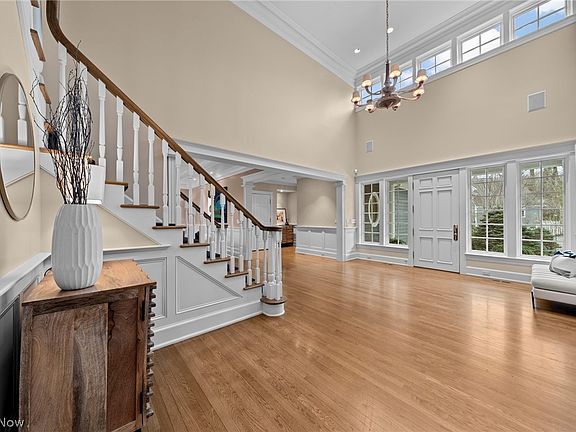 5th image of 31900 Pinetree Rd