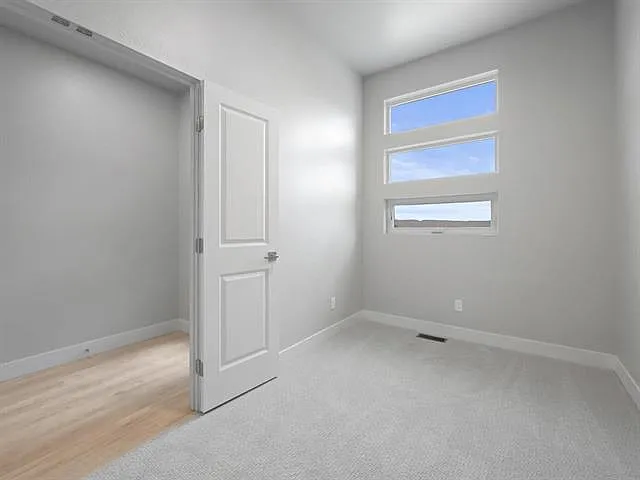 392 W Ridges Blvd #B — Photo 8