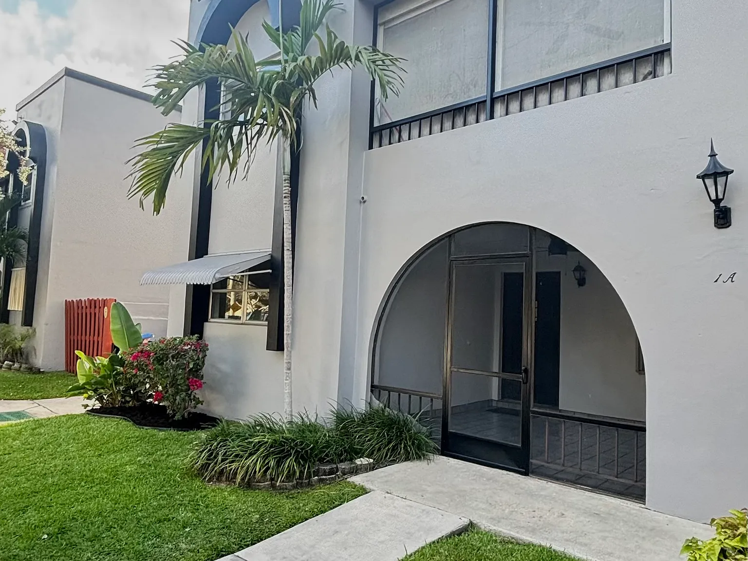 2 bed, 1217 sqft, $2,100 — Photo 2