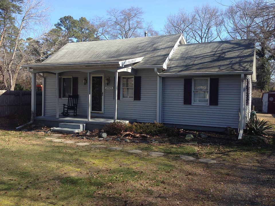 2nd image of 24053 Elm St