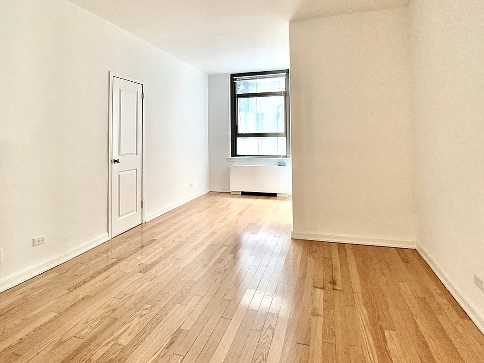 1st image of 4 Park Ave APT 19F