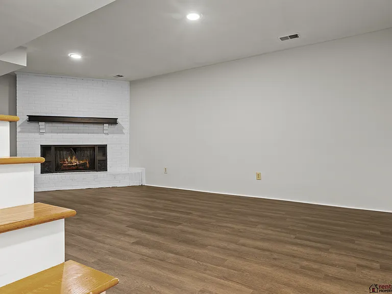 1321 Leaning Tree Ln #B — Photo 24