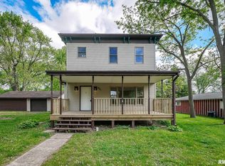 608 E 7th St, Delavan, IL 61734