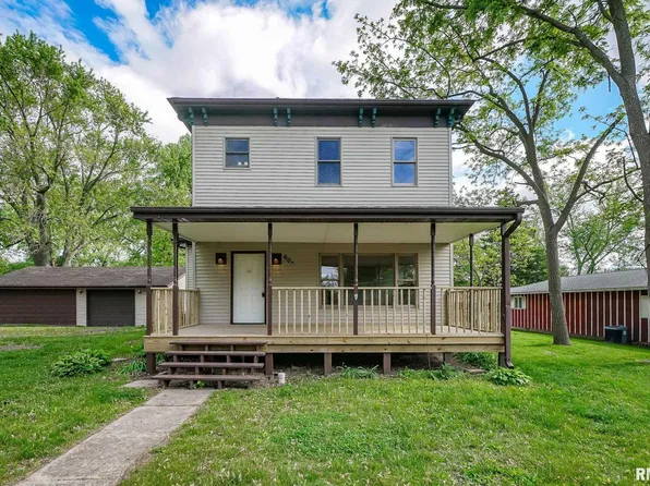 608 E 7th St, Delavan, IL 61734