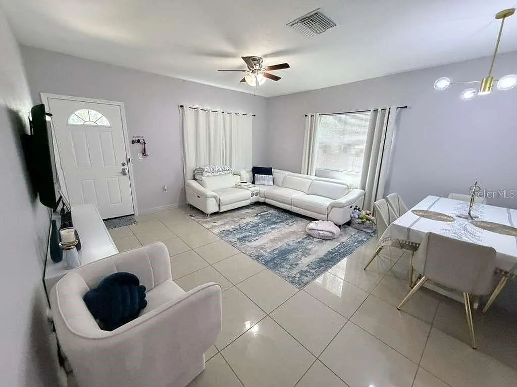 3 bed, 2.0 bath, 1140 sqft, $2,500 — Photo 2