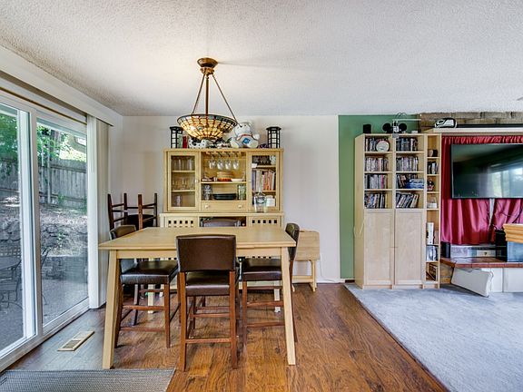 3rd image of 2511 Greenlawn St SE