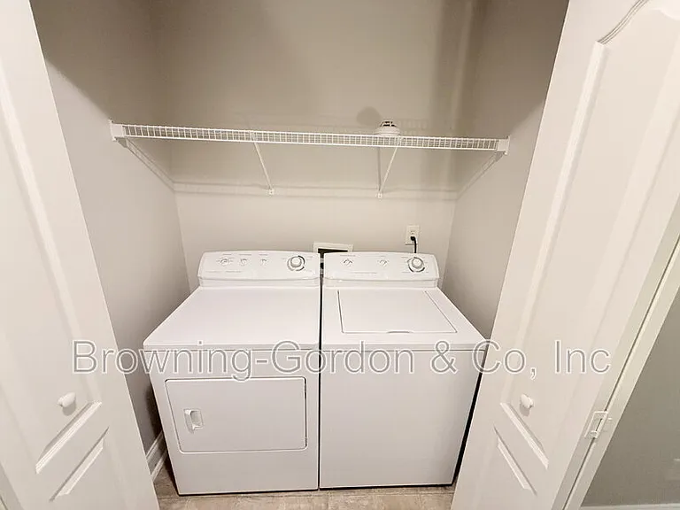 1057 Woodbury Falls Dr — Photo 16