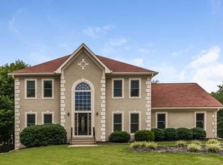 135 Williams Bluff Cir, Roswell, GA 30075