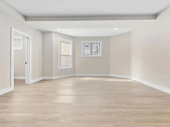 4 bed, 1800 sqft, $4,400 — Photo 2