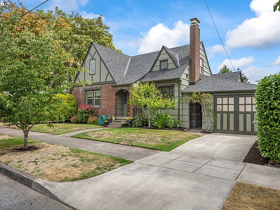 2nd image of 3042 NE 30th Ave