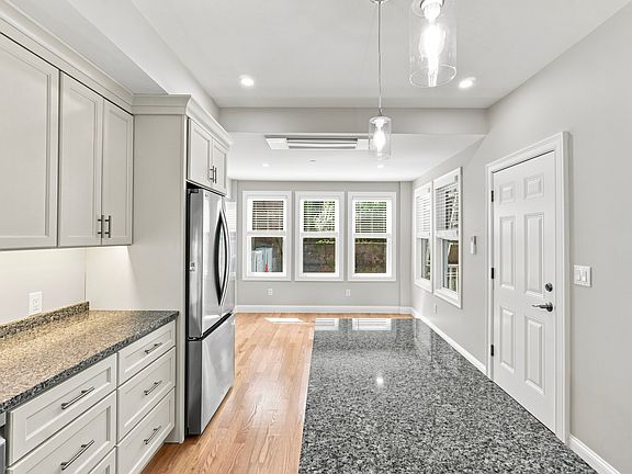 2nd image of 517-519 E 3rd St #2