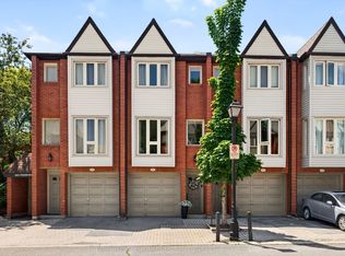 895 Maple Ave #202, Burlington, ON L7S2H7