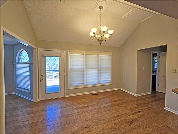 4th image of 3605 SW Meyer Blvd