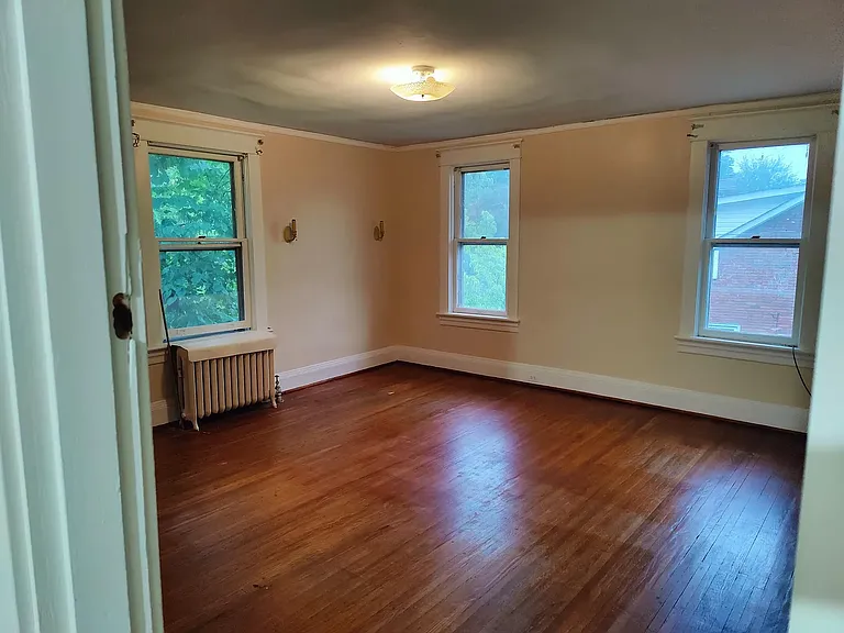 3704 Nicholas St — Photo 5