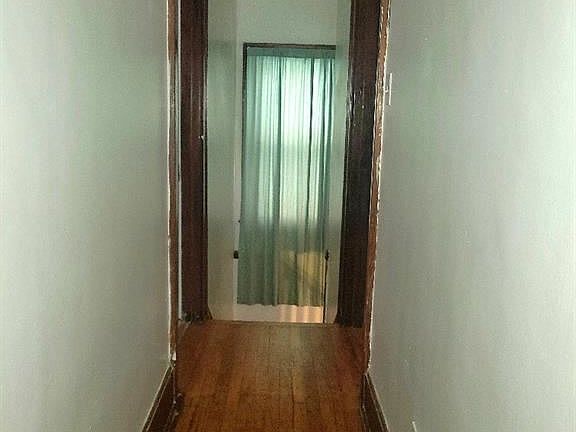 5th image of 1030 1st Ave