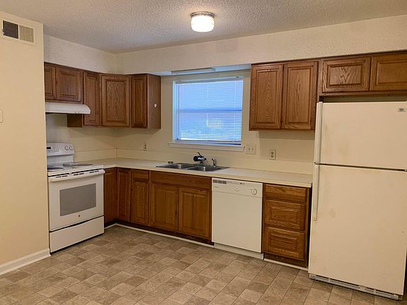 5th image of 127 Susan Dr