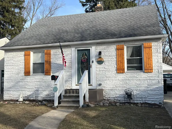 3327 Pershing St, Wayne, MI 48184