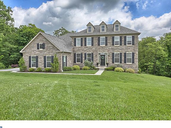 2nd image of 28 Lammey Way