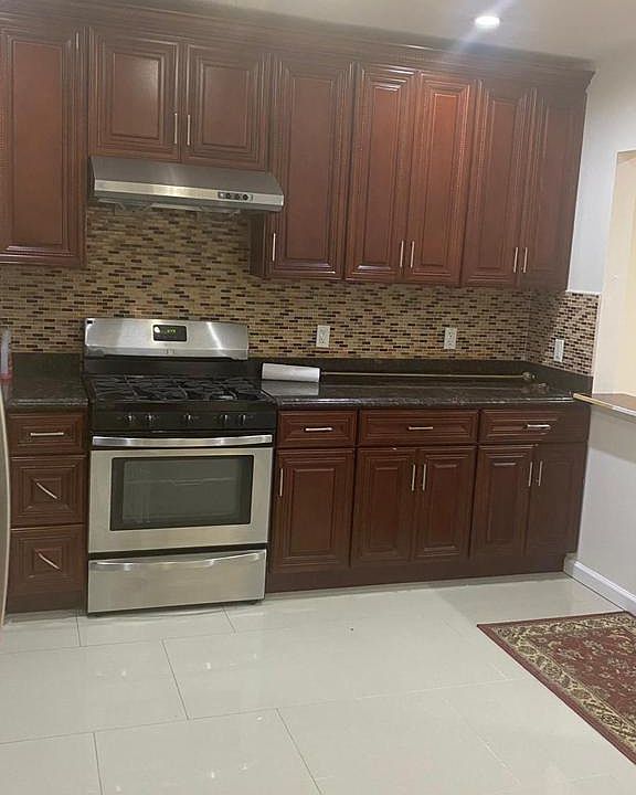 1st image of 10416 108th St #2F