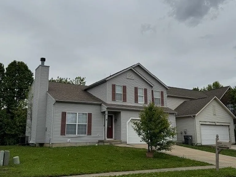 3240 Crestwell Dr — Photo 2