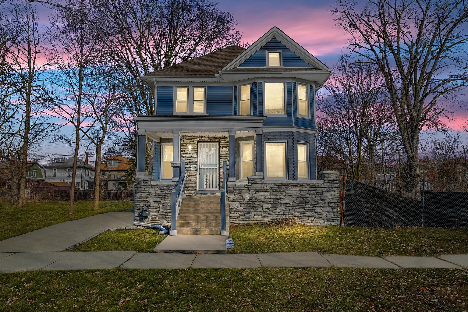 275 Woodland St photo 1