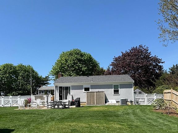 3rd image of 6 Andrea Rd