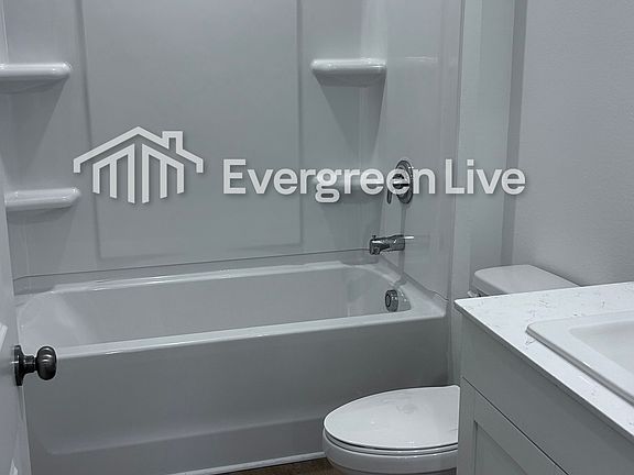 3rd image of 31 Lago Ln