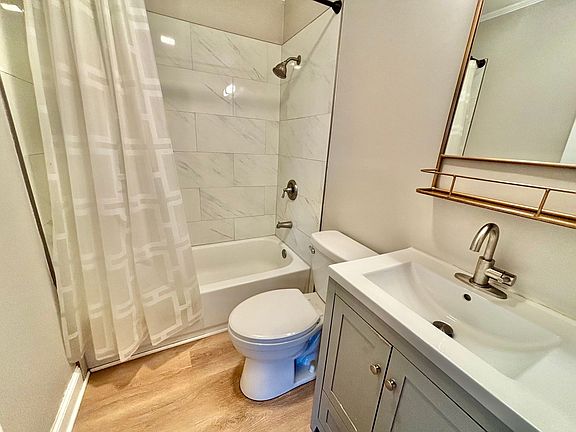 5th image of 957 Vine St APT 3