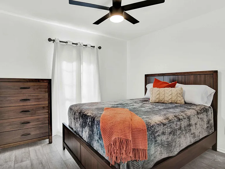 8060 Christie Dr — Photo 10