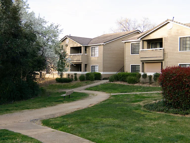 The Oaks At Stock Ranch — Photo 6
