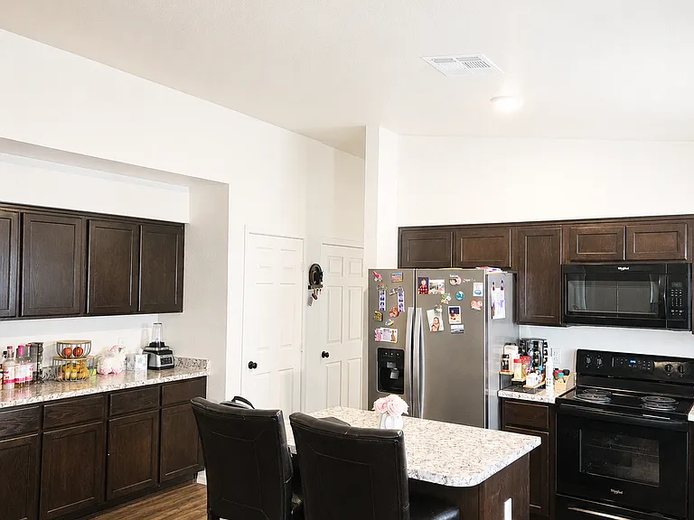 4710 S Cedar Ave — Photo 4
