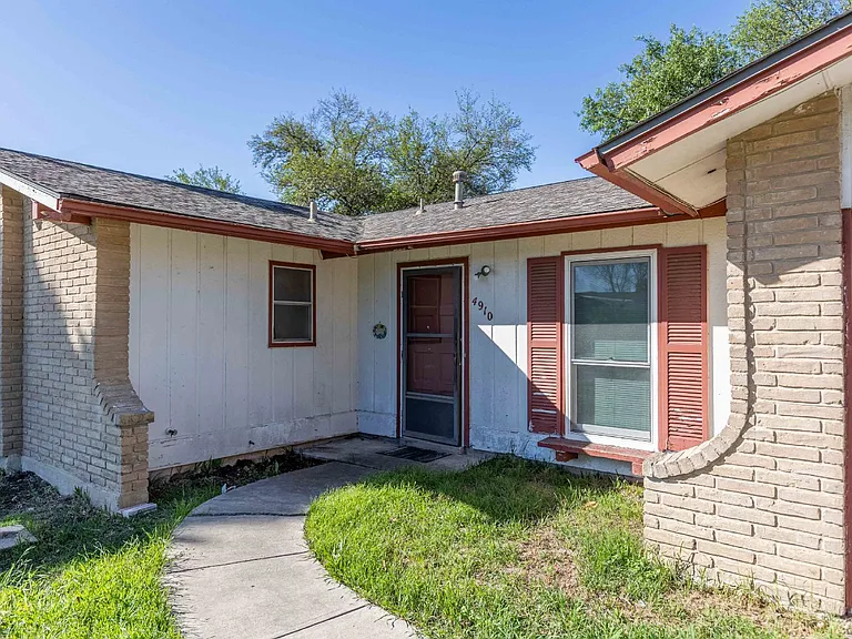 4910 Tennyson Dr — Photo 3