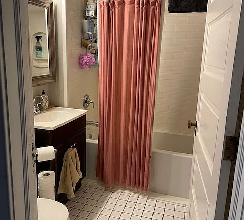3rd image of 2756 Fremont Ave S #2
