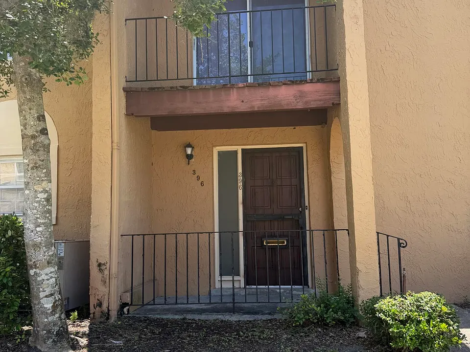 396 Regency Wood Dr #17