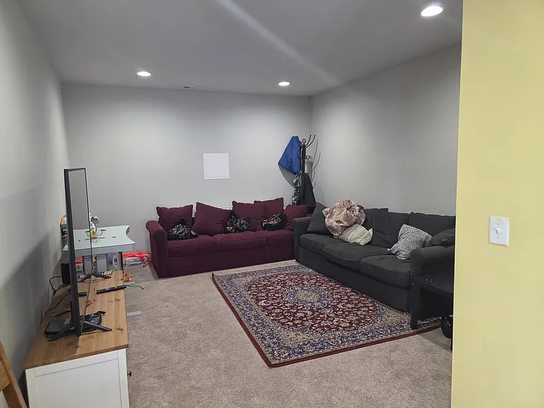 2441 Winthrop Dr — Photo 17