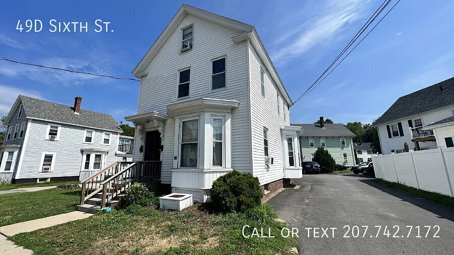 2 Bedroom 1 full bath 2nd floor Apartment at 49D Sixth St. in Dover — Photo 2