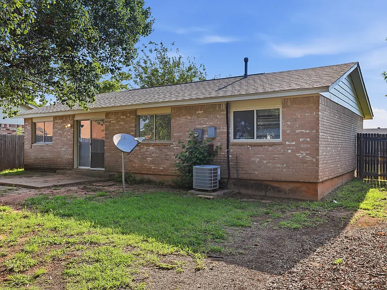 905 Craig Dr — Photo 18