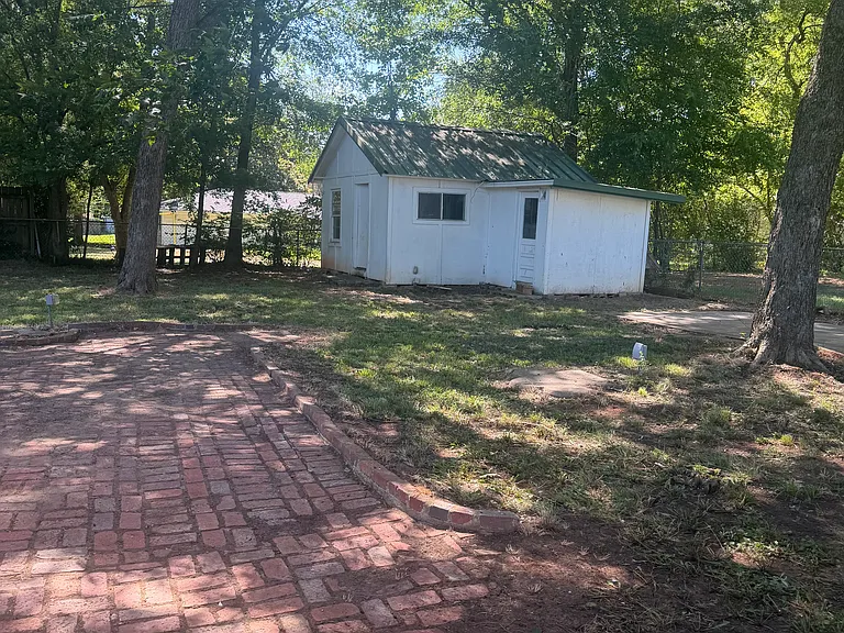 3406 Larkspur Ln — Photo 15