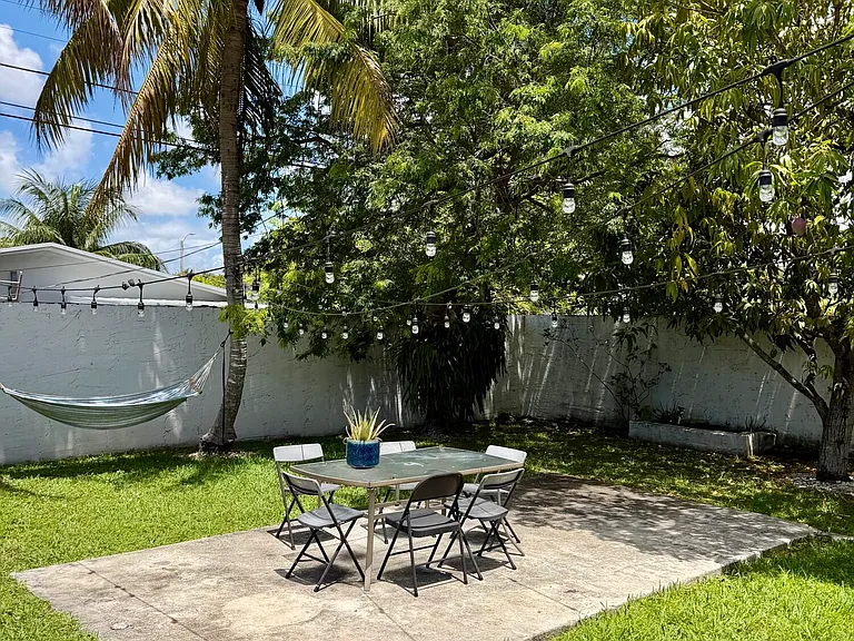 114 SW 57th Ct — Photo 25
