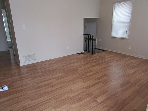 4th image of 2272 Hiawatha Park Dr