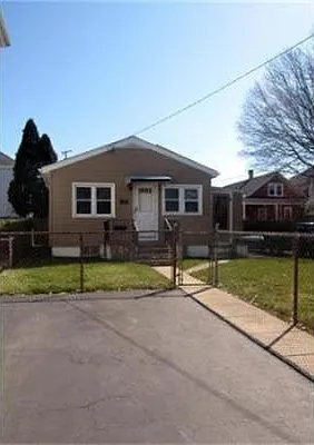 30 Lucas St #1 — Photo 2