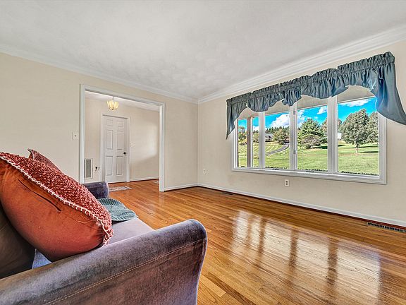 5th image of 143 Plantation Dr