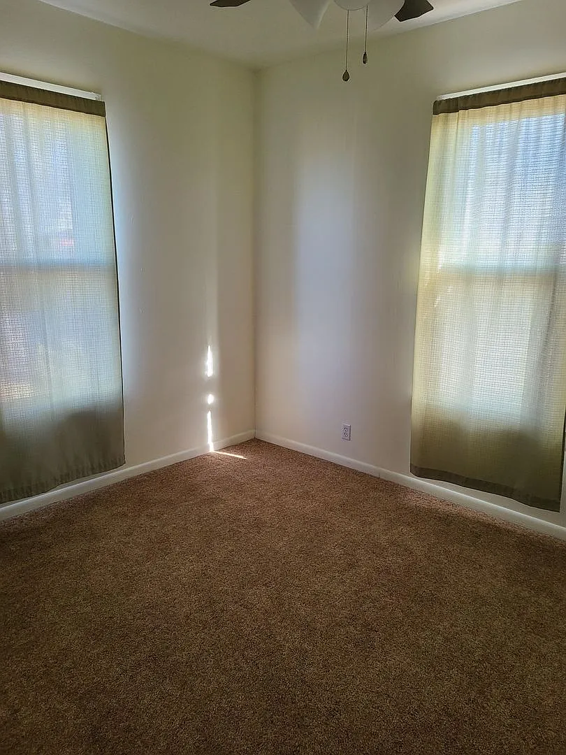 Don't miss your chance beautiful 3 bedroom farm house avail NOW — Photo 2