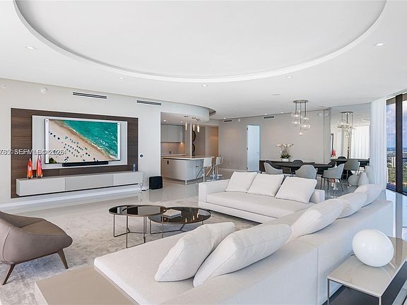 4th image of 18975 Collins Ave Unit 4600
