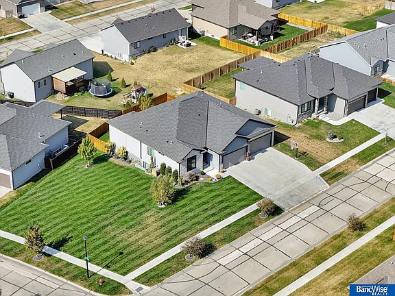 4th image of 7520 Gerald Ave