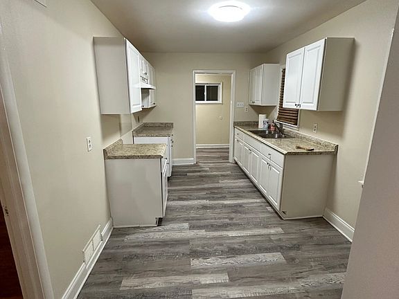 3rd image of 1304 Carolyn Dr