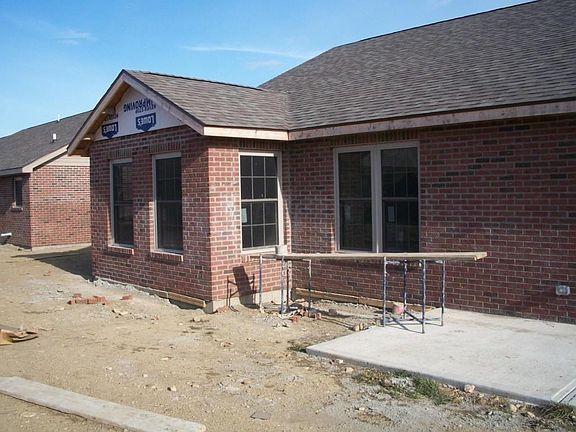 2nd image of 230 Coates Ct