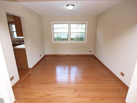 3rd image of 1549 Waverly Ave