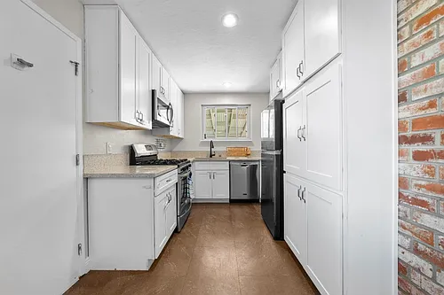 1213 School St Photo 1