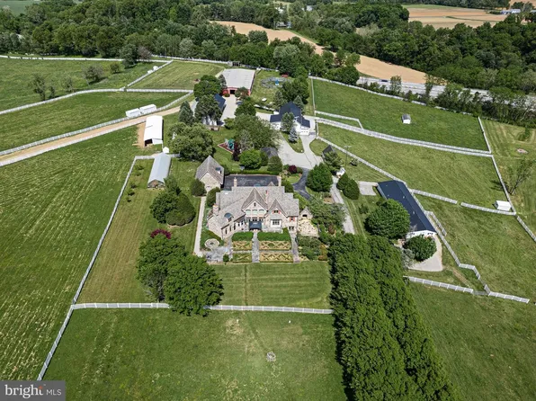 1274 Oakwood Rd, New Freedom, PA 17349